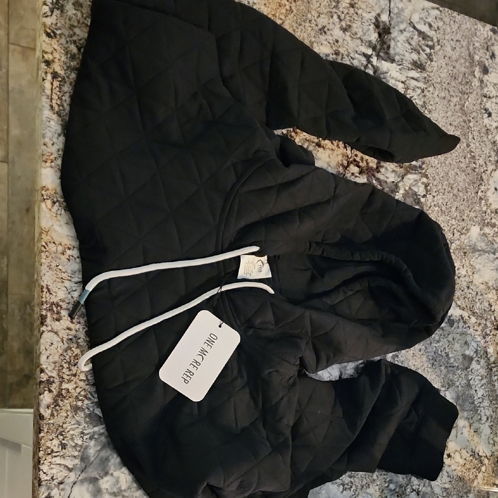 Zyia Black Quilted Hoodie with White Drawstrings NWT Xxxl